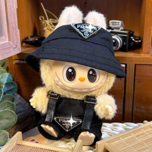 Labubu Urban Style – Elegant Street Look